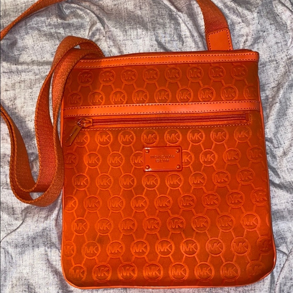 Michael Kors Crossbody Orange Purse 👜